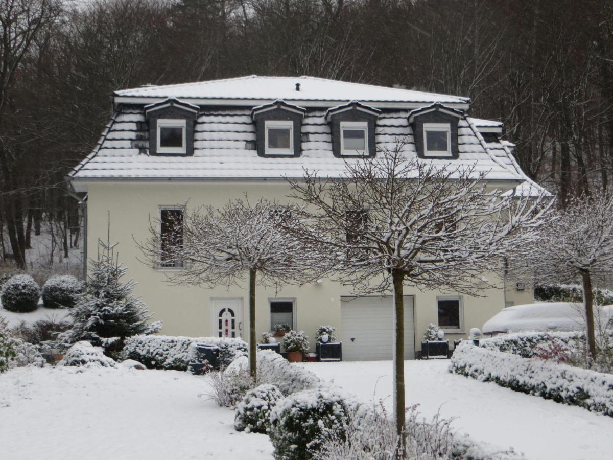 Weisses-Haus-Am-Kurpark-Fewo-Waldblick Apartment Quedlinburg Exterior photo